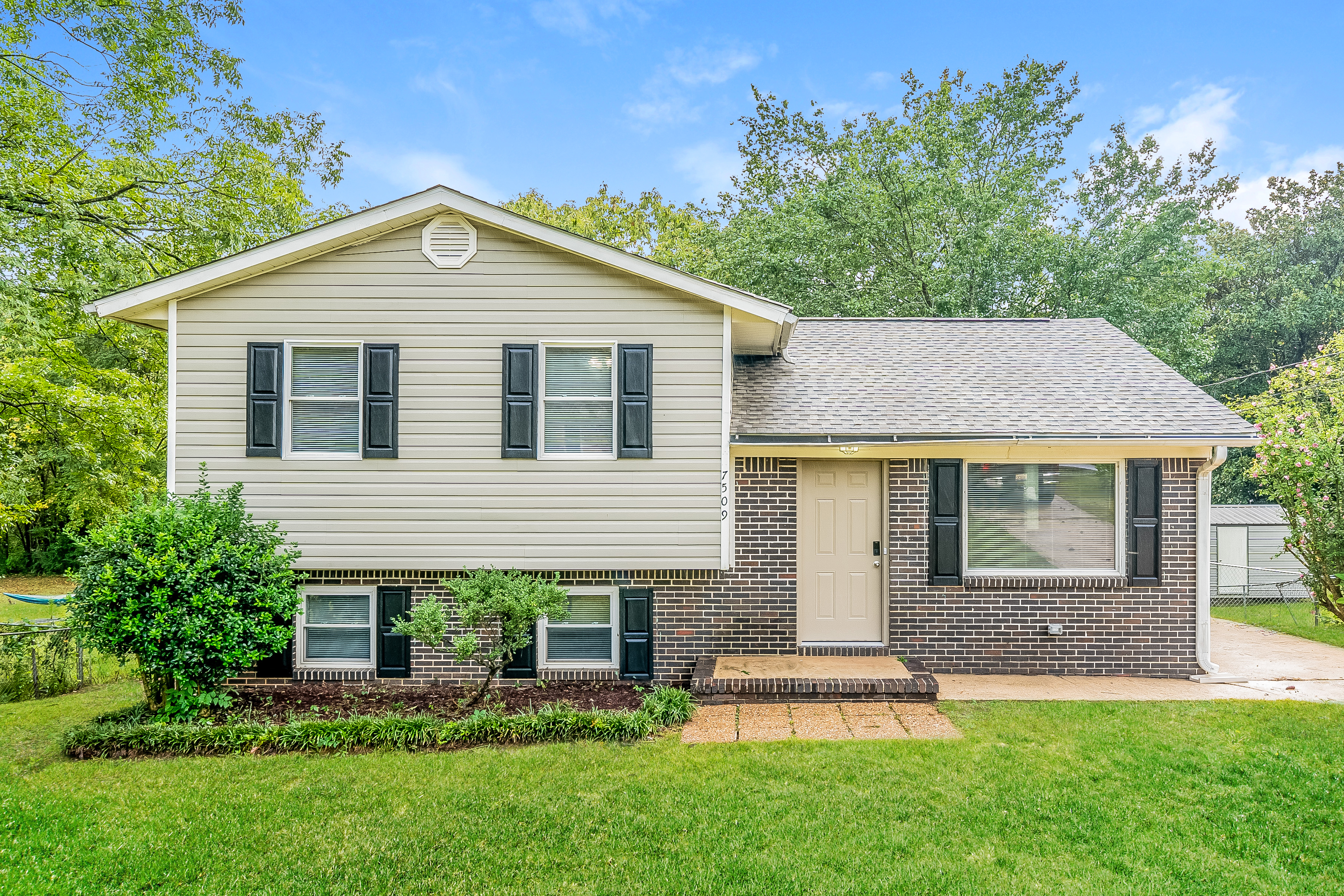 7509 Faye St Leeds, AL 35094
